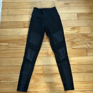 Alo Yoga moto leggings